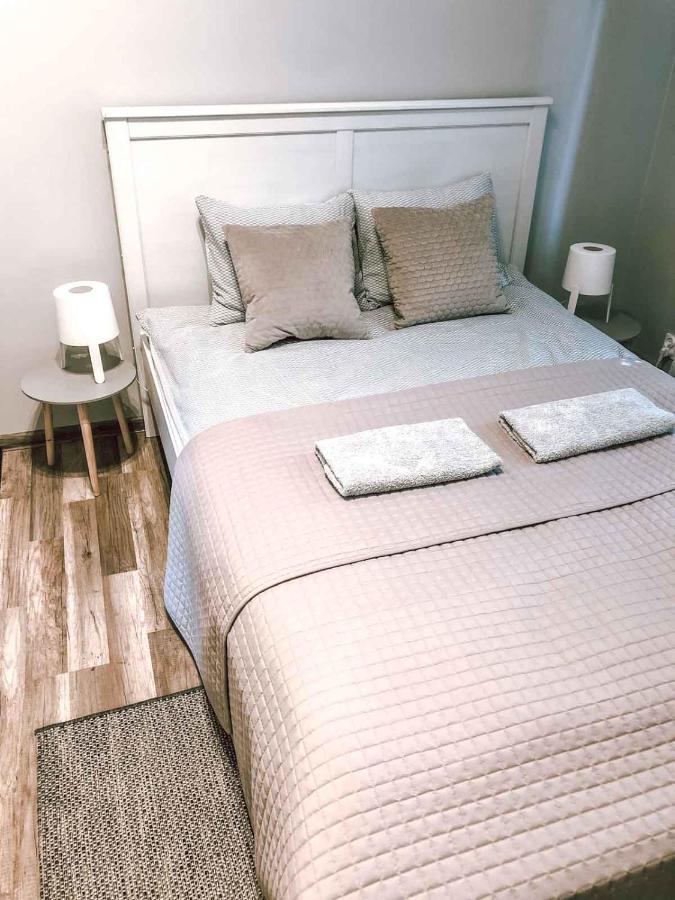 Bankowa 8 Guest Rooms ジェロナ・グラ エクステリア 写真